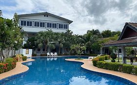 Baan Sanuan Resort